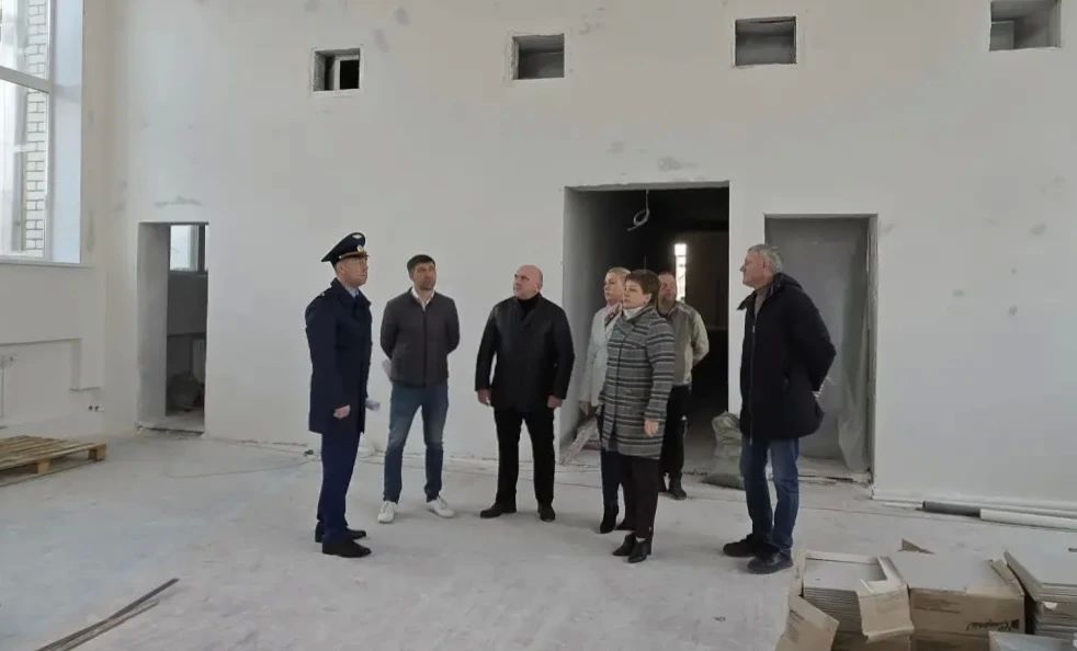 Исполняющий обязанности прокурора Брянской области Максим Маковеев проверил ход строительства Хрустальной площади в г. Дятьково и проведения капитального ремонта здания МАОУ Бытошская СОШ Исполняющий обязанности прокурора Брянской области Максим Маковеев проверил ход строительства Хрустальной площади в г. Дятьково и проведения капитального ремонта здания МАОУ Бытошская СОШ