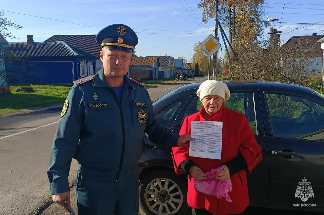 Профилактика в частном секторе: в Злынковском районе проводят противопожарные инструктажи