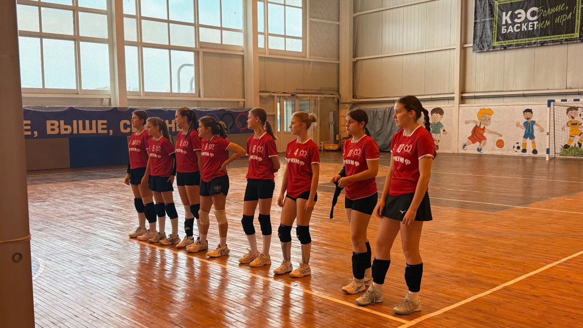 В спортивной школе «Триумф» состоялся особенный товарищеский матч по волейболу — он был посвящён Дню тренера и стал не просто спортивной встречей, а тёплым признанием в уважении к труду наставников В спортивной школе «Триумф» состоялся особенный товарищеский матч по волейболу — он был посвящён Дню тренера и стал не просто спортивной встречей, а тёплым признанием в уважении к труду наставников