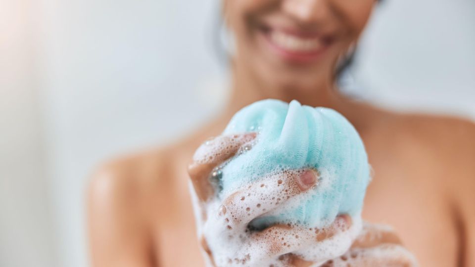 Вот как часто нужно менять мочалку: 98% хозяек об этом не задумывается