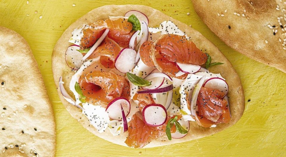 Нежный лосось и творожный сыр: закуска, которая покорит ваши вкусовые рецепторы