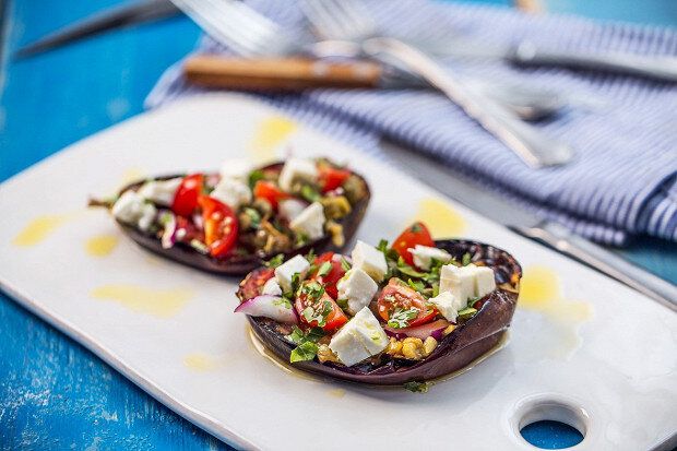 Летние вкусы: баклажаны под фетой с ароматом пряностей