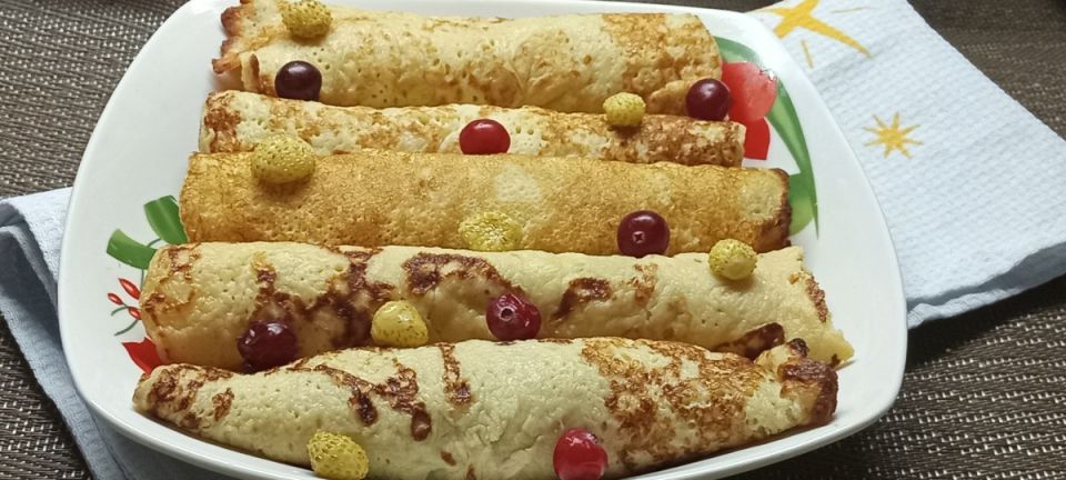 Блинчики с творожной нежностью и ягодным изобилием