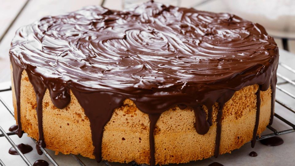 Нежнейший пирог будет таять во рту: вкусная замена магазинным лакомствам