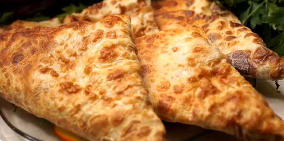 Удивительно простые пирожки из лаваша: идеальный перекус за 15 минут