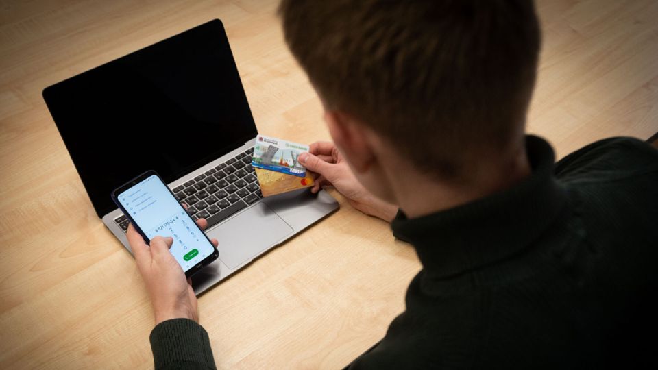 Как карточный контроль меняет финансовую реальность россиян