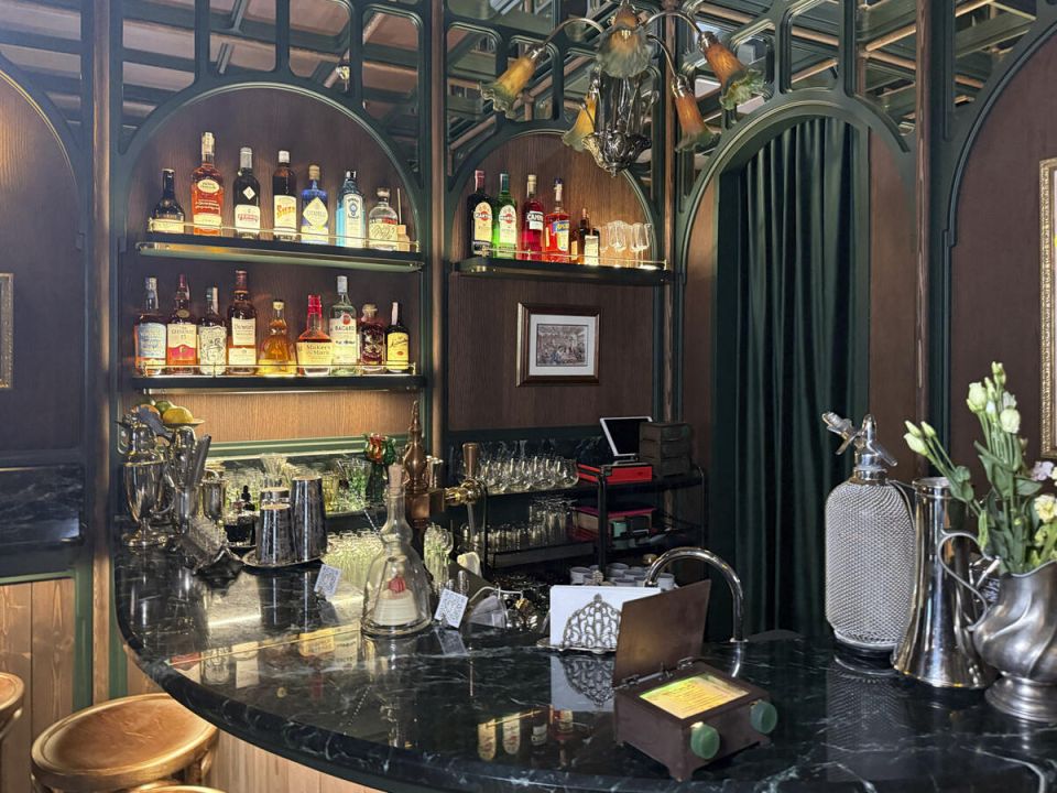 Необычные бары Минска: Мистическая «Фантазия» с живыми картинами