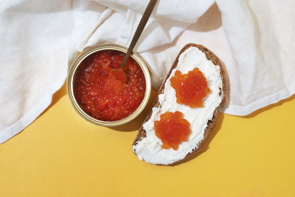 Как распознать подделку и насладиться настоящей икрой