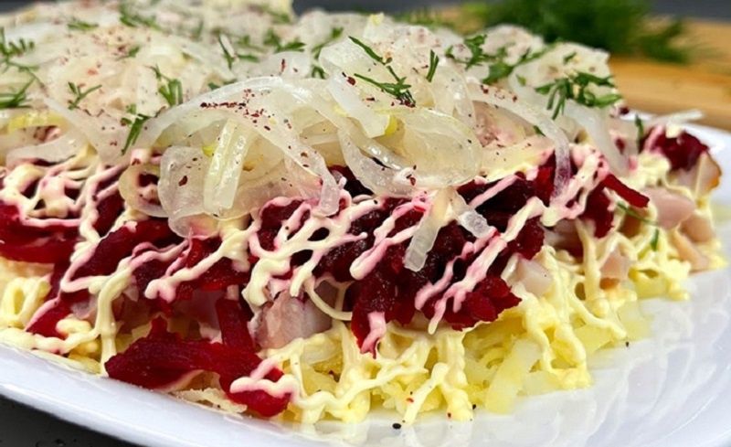 Густой аромат и простая подача салата на праздник и дом