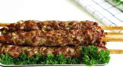 Люля-кебаб в духовке на шпажках: простое и ароматное решение для домашнего стола