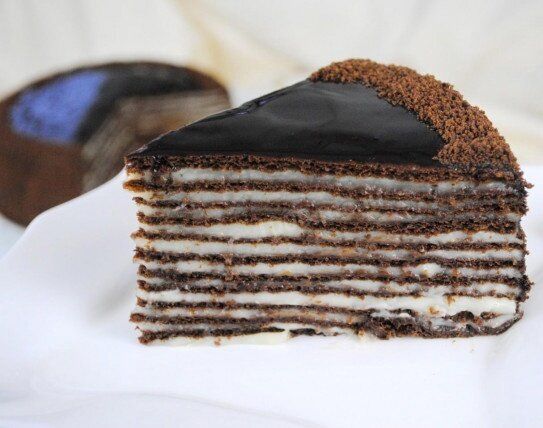 Торт, который покорит ваше сердце: шоколадные коржи с медом и какао